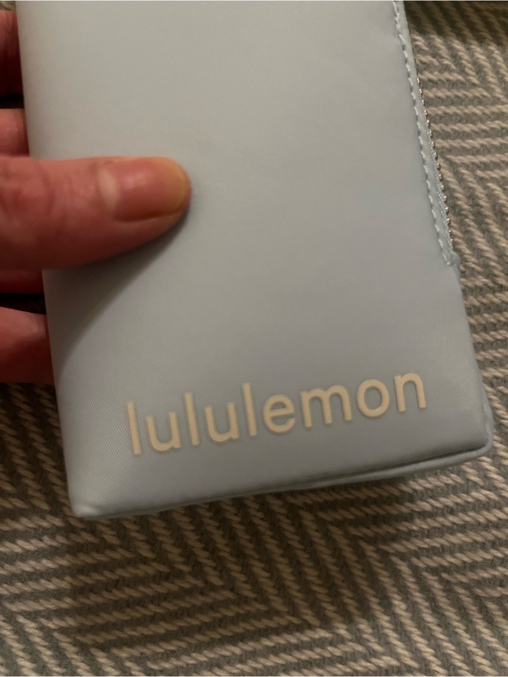 NWT: $58 LULULEMON Dual Pouch Wristlet — Foam Cloud, Light Ivory, Silver - Picture 5 of 9